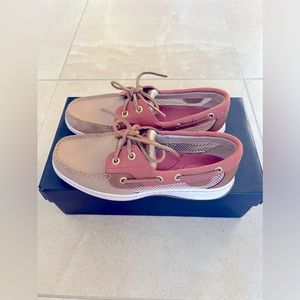 SPERRY Women’s shoes  Size: 7